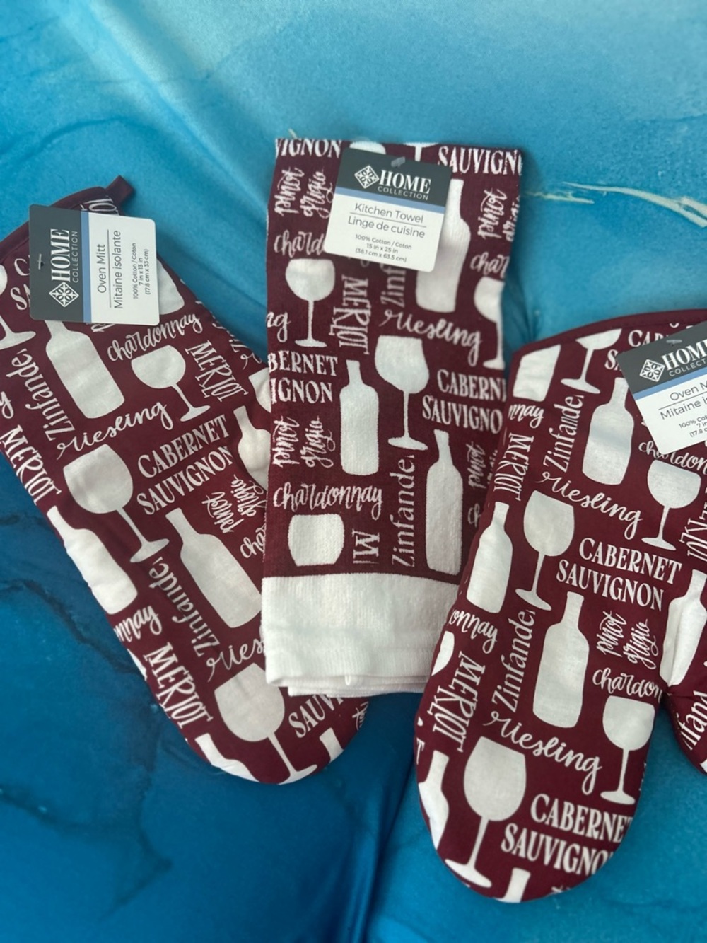 Home Collection Burgundy and White Wine Print Towel & Mitt Set